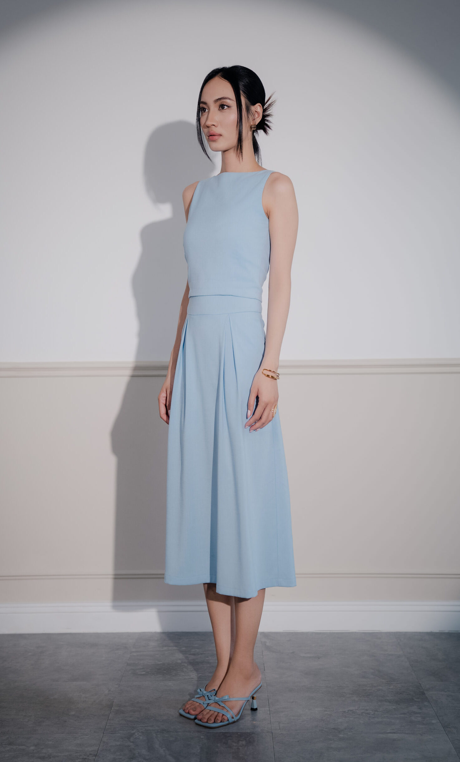 Linen Sleeveless Top | Baby blue